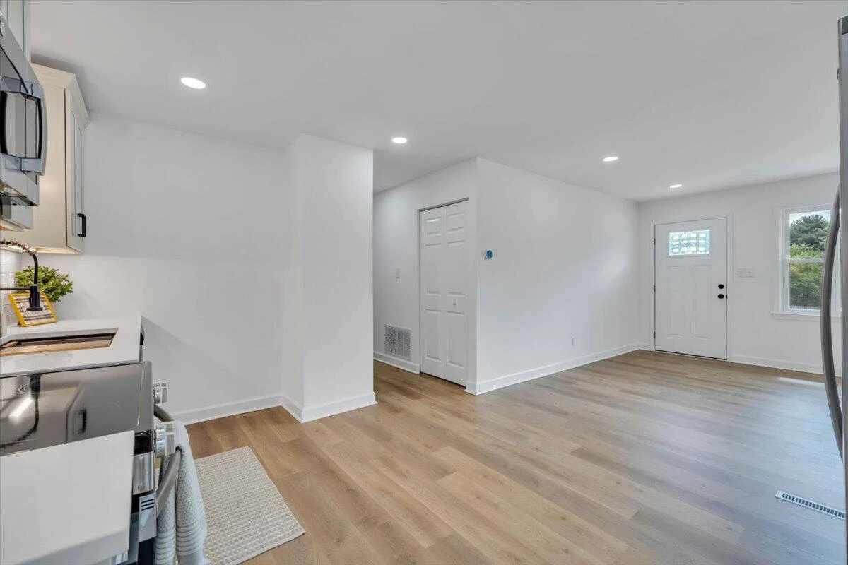 2117 Bailey AVE - Photo 12