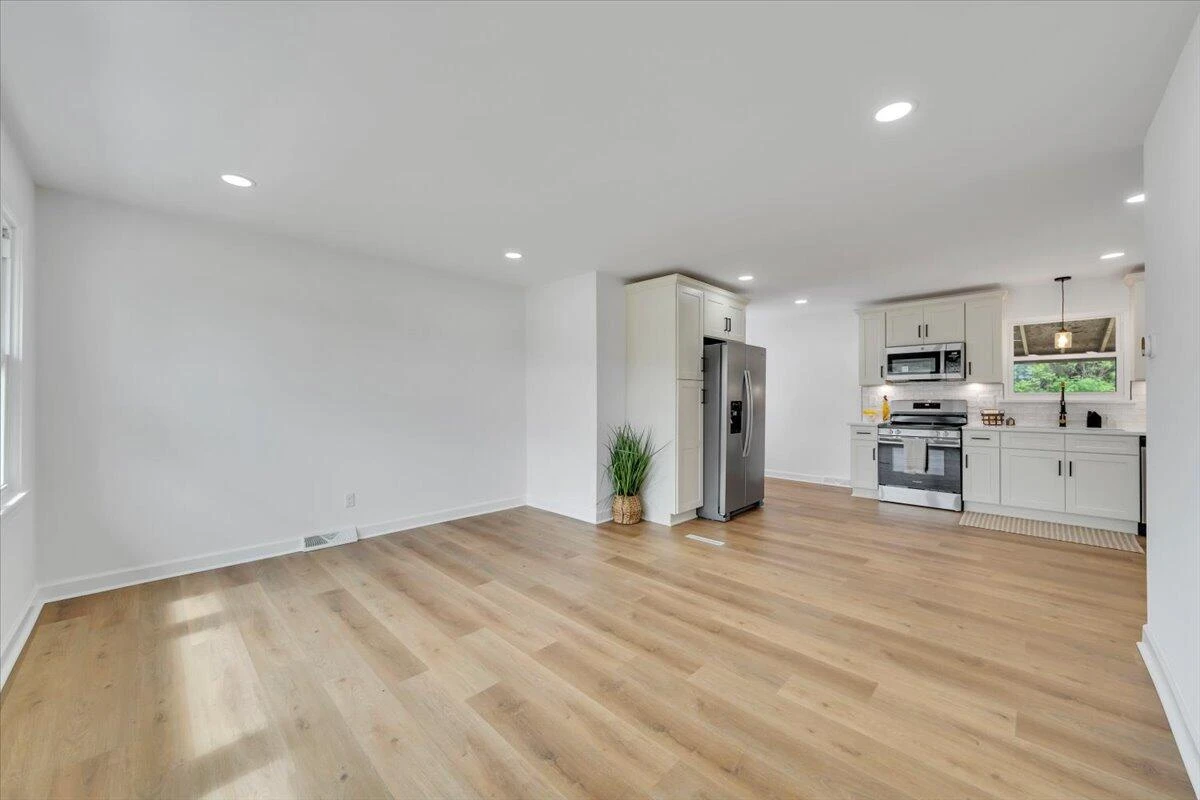 2117 Bailey AVE - Photo 4