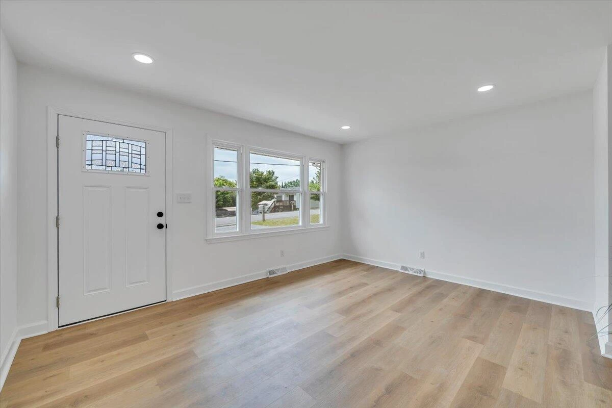 2117 Bailey AVE - Photo 5