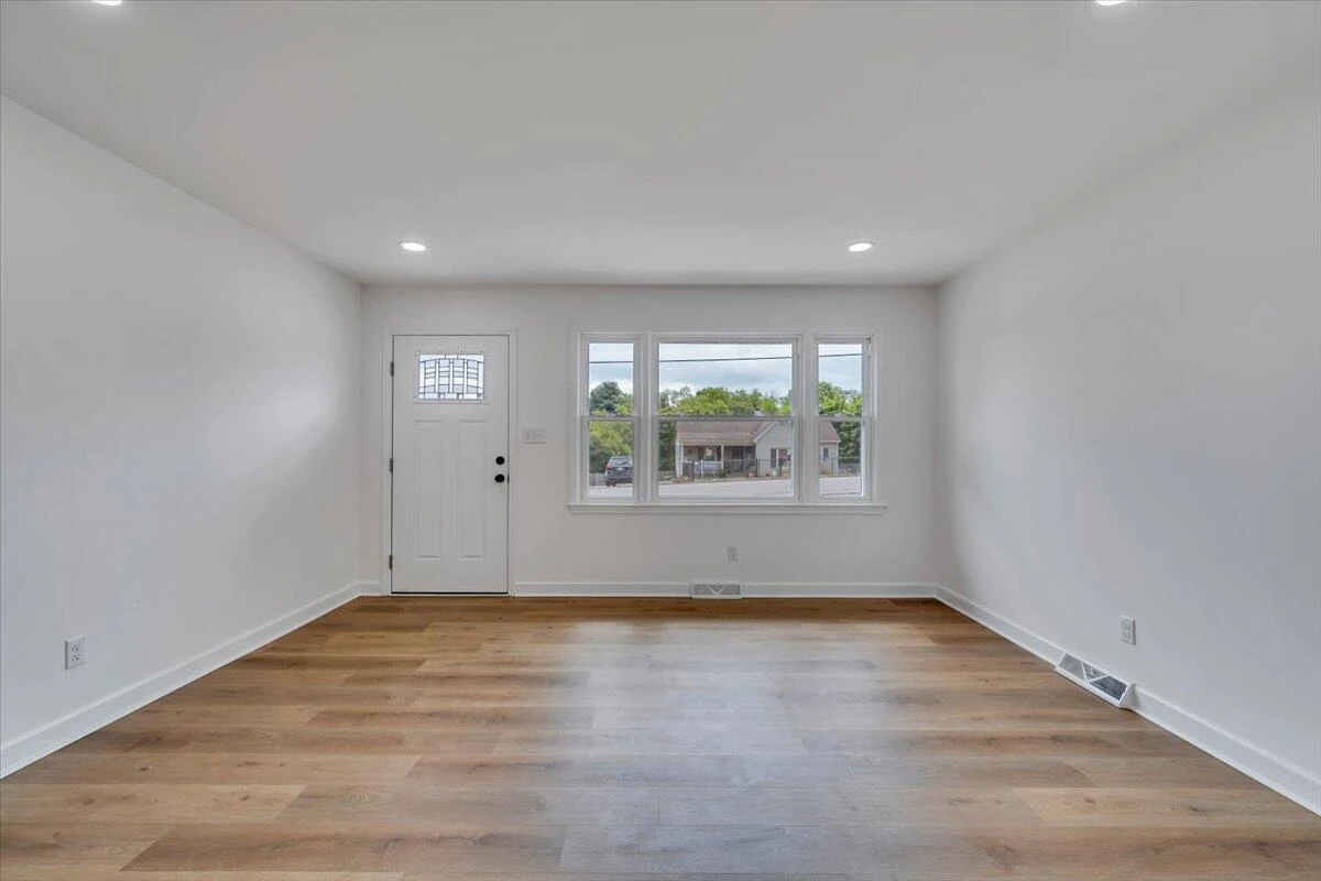 2117 Bailey AVE - Photo 6