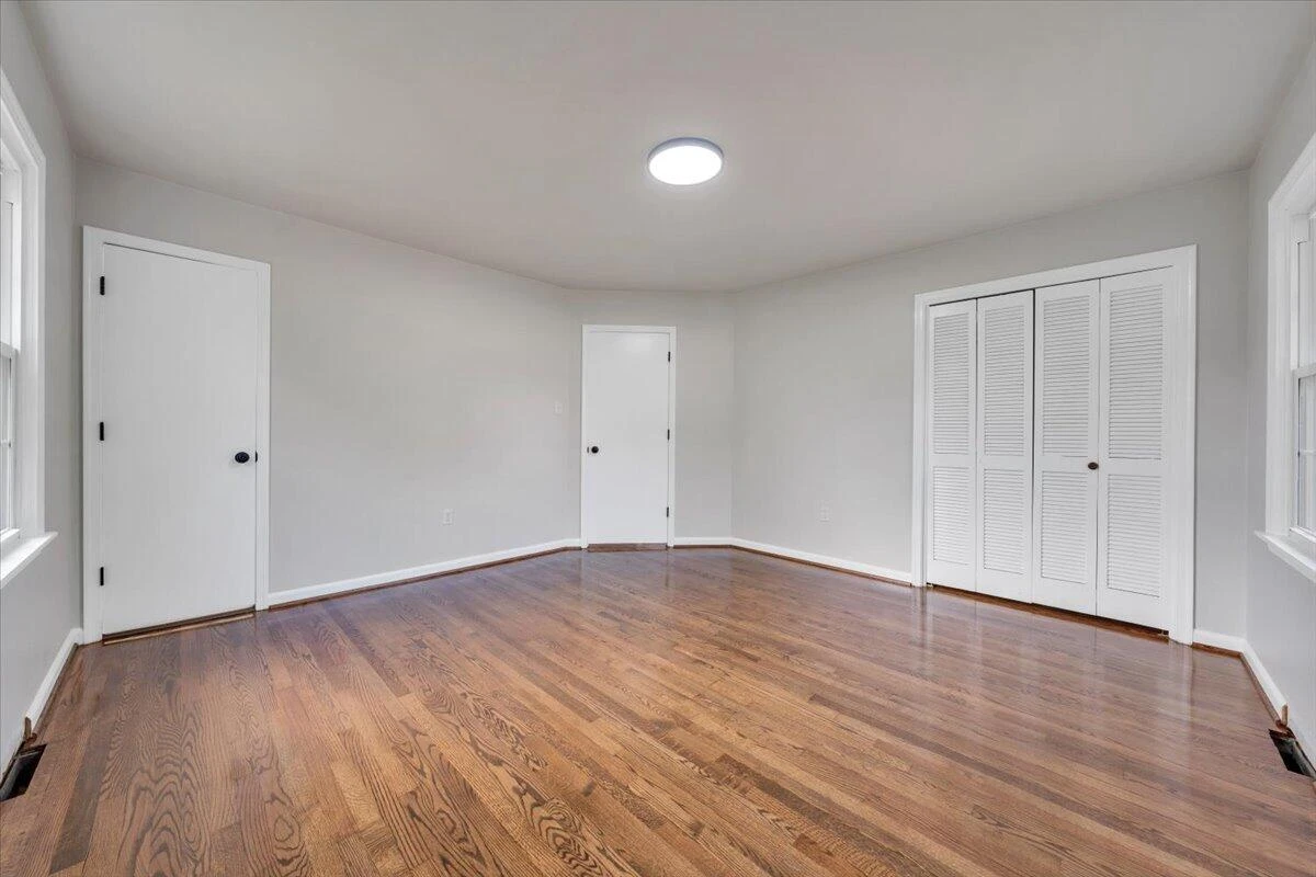1039 Almond DR - Photo 19