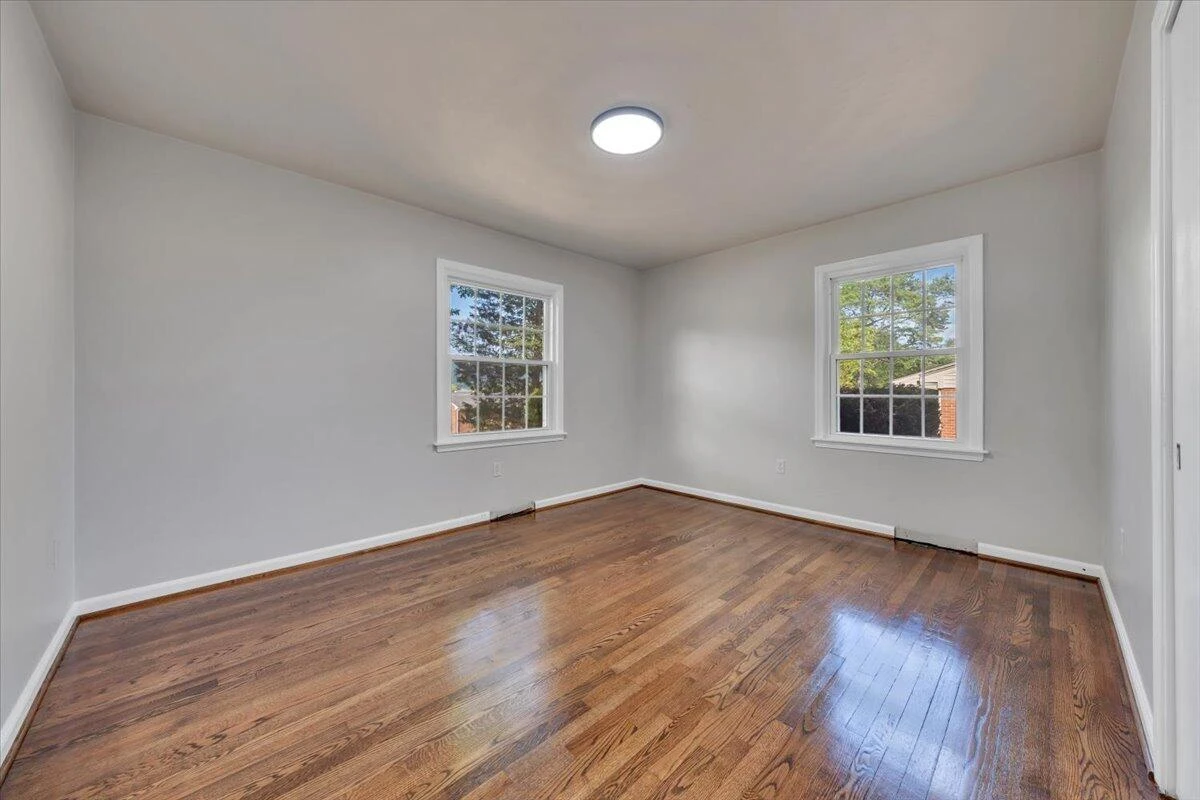 1039 Almond DR - Photo 22