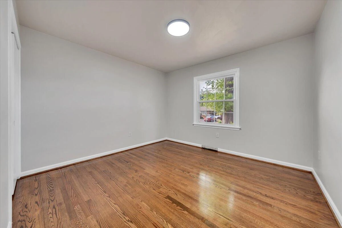 1039 Almond DR - Photo 23