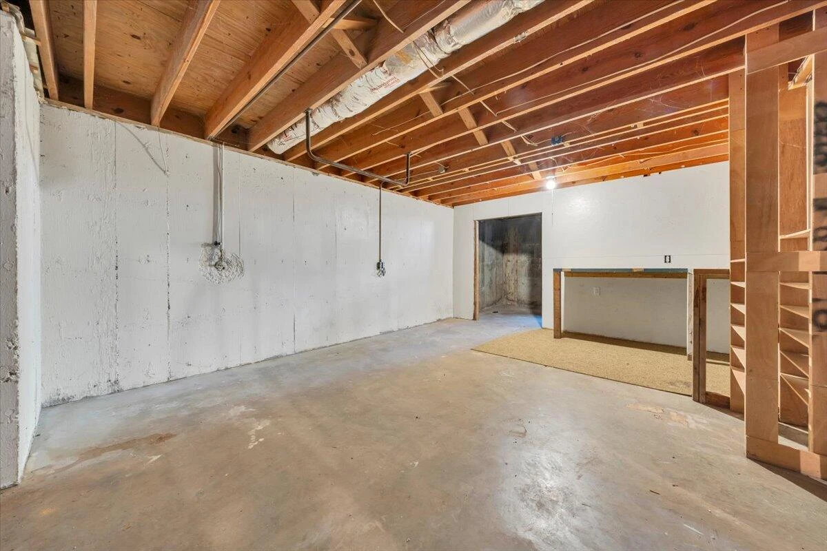 1039 Almond DR - Photo 30