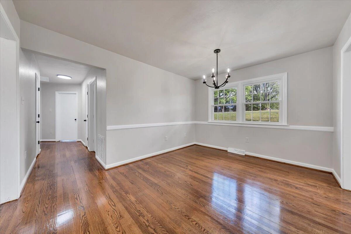 1039 Almond DR - Photo 9
