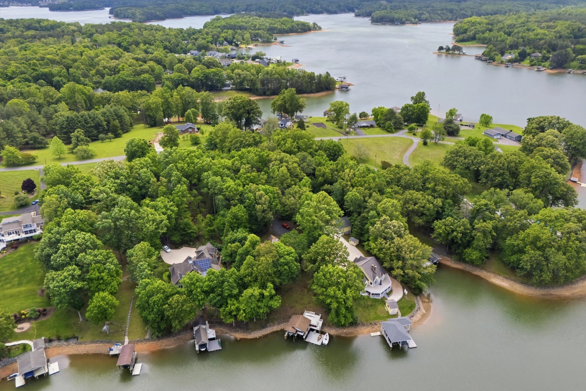 214 Twin Chimneys DR - Photo 4