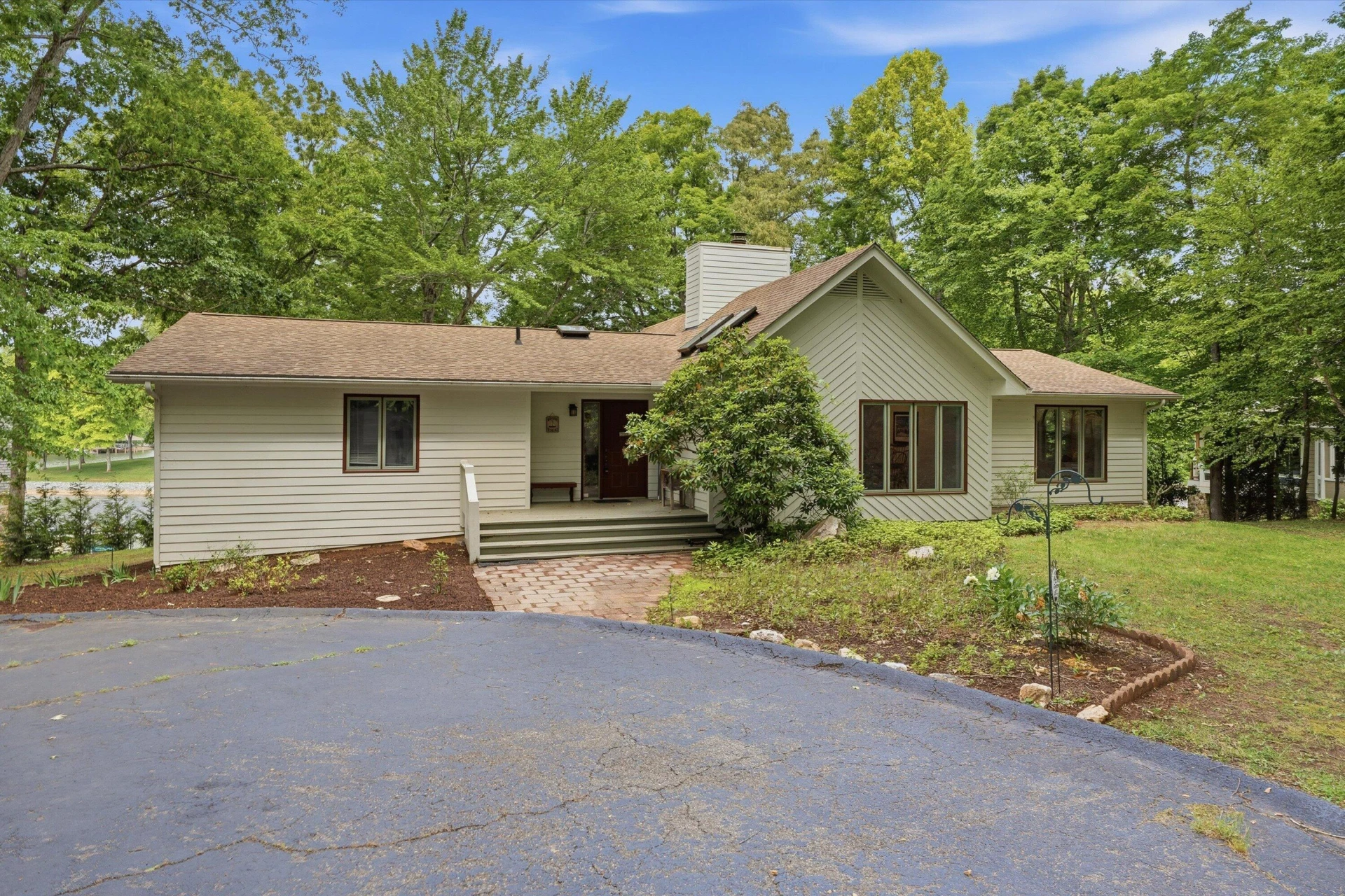 214 Twin Chimneys DR - Photo 5