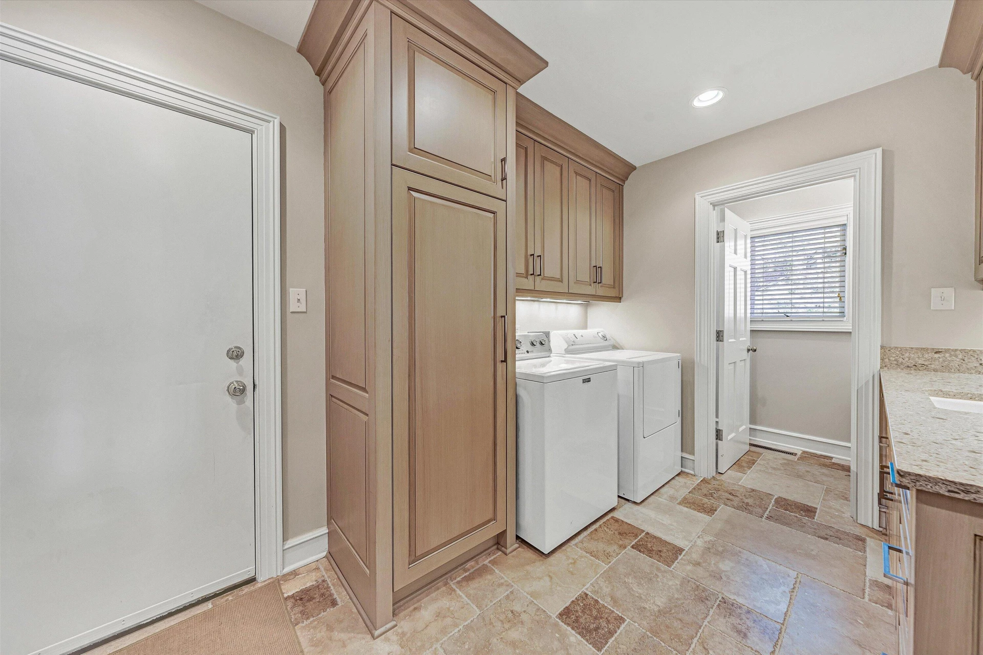 25 Findlay CIR - Photo 45