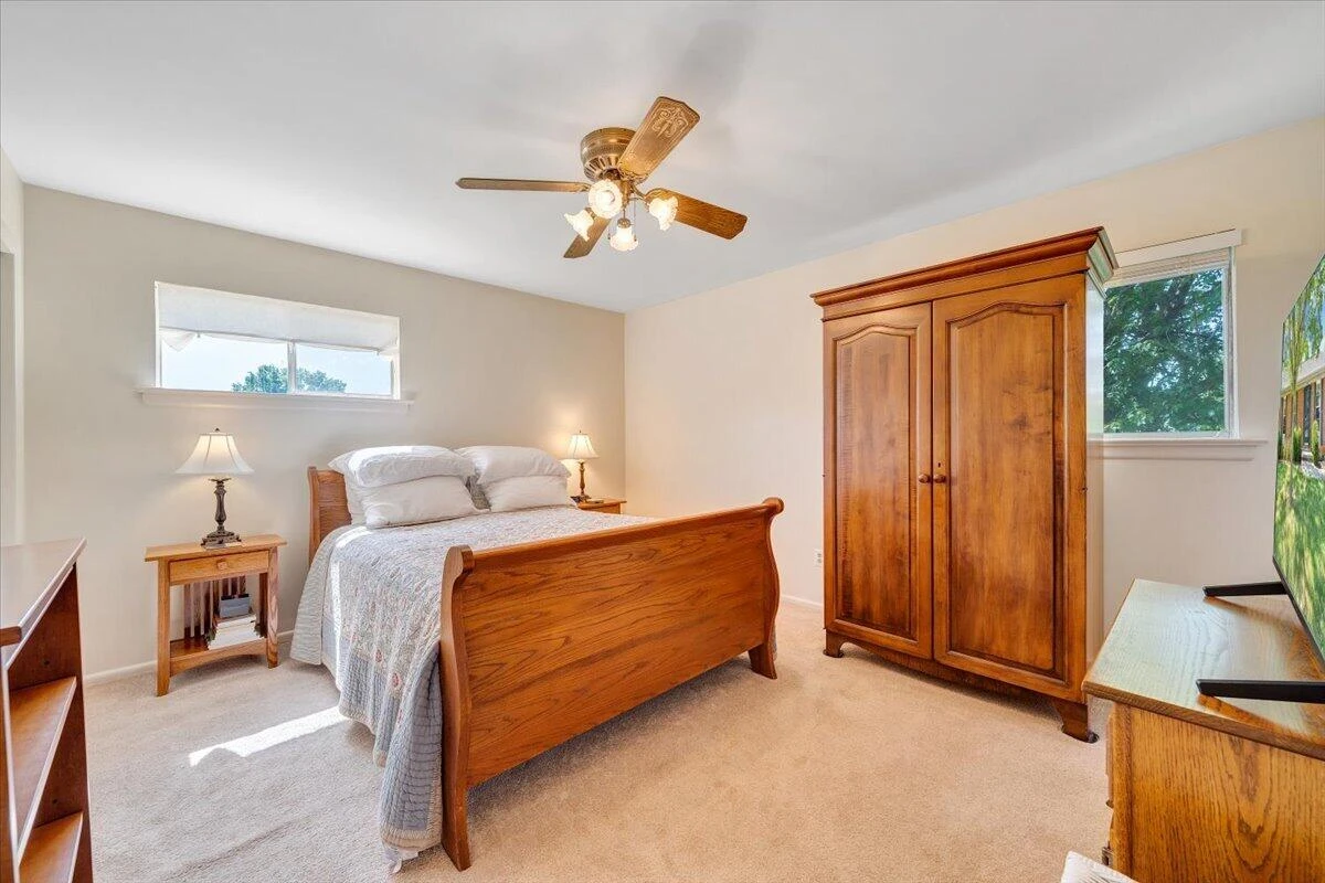 3958 Thames DR - Photo 13
