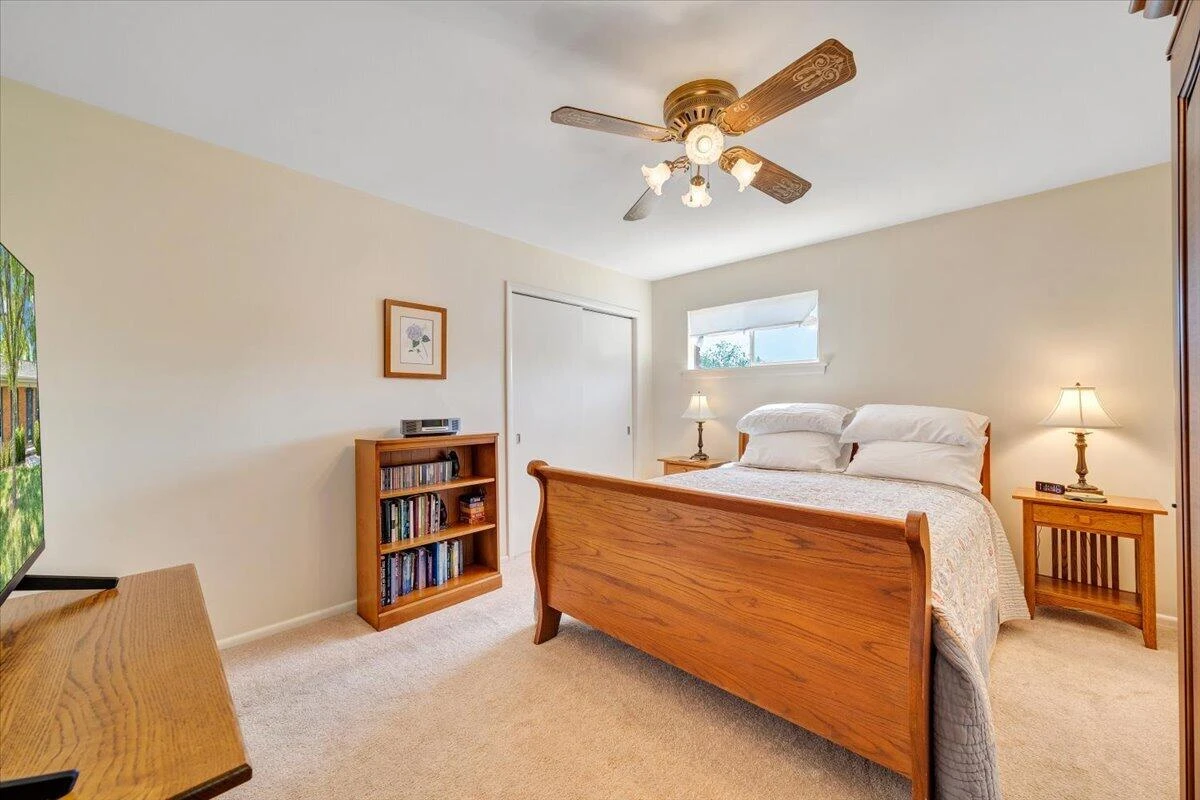 3958 Thames DR - Photo 14