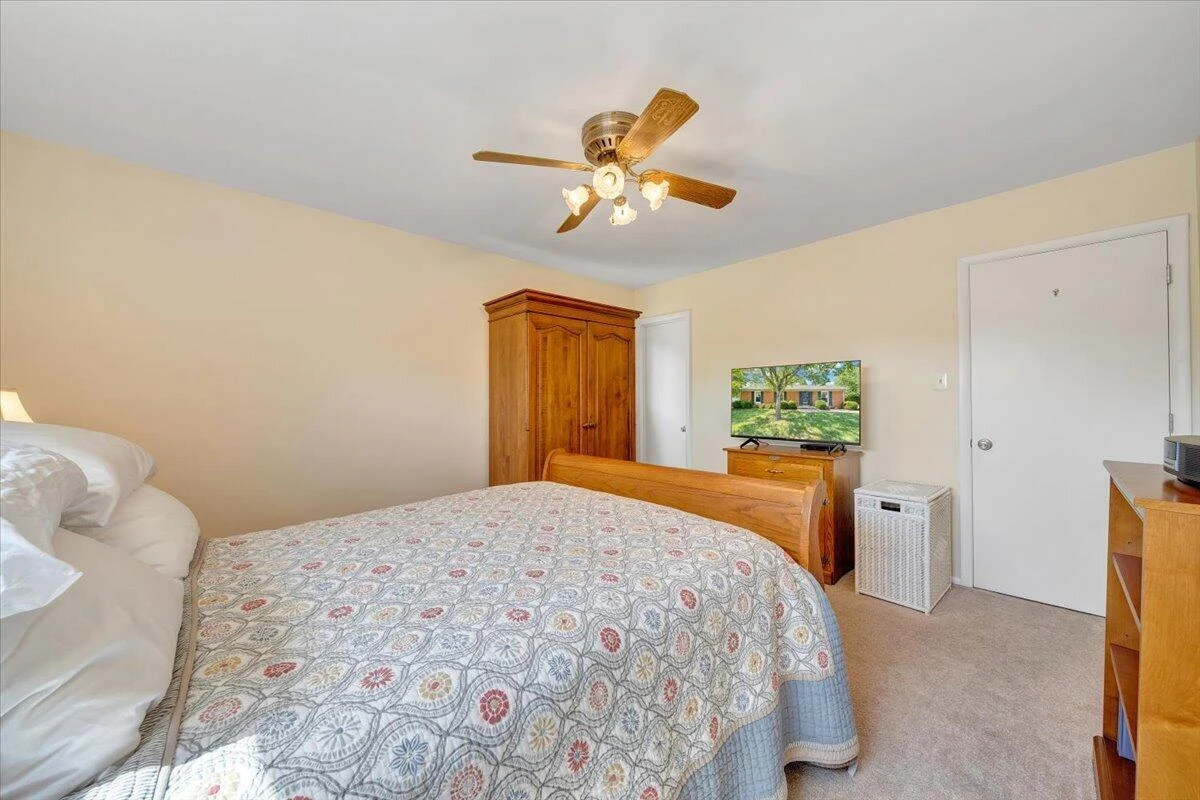 3958 Thames DR - Photo 15