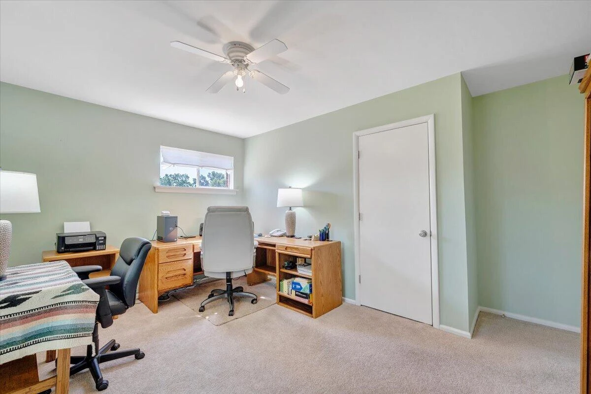 3958 Thames DR - Photo 18
