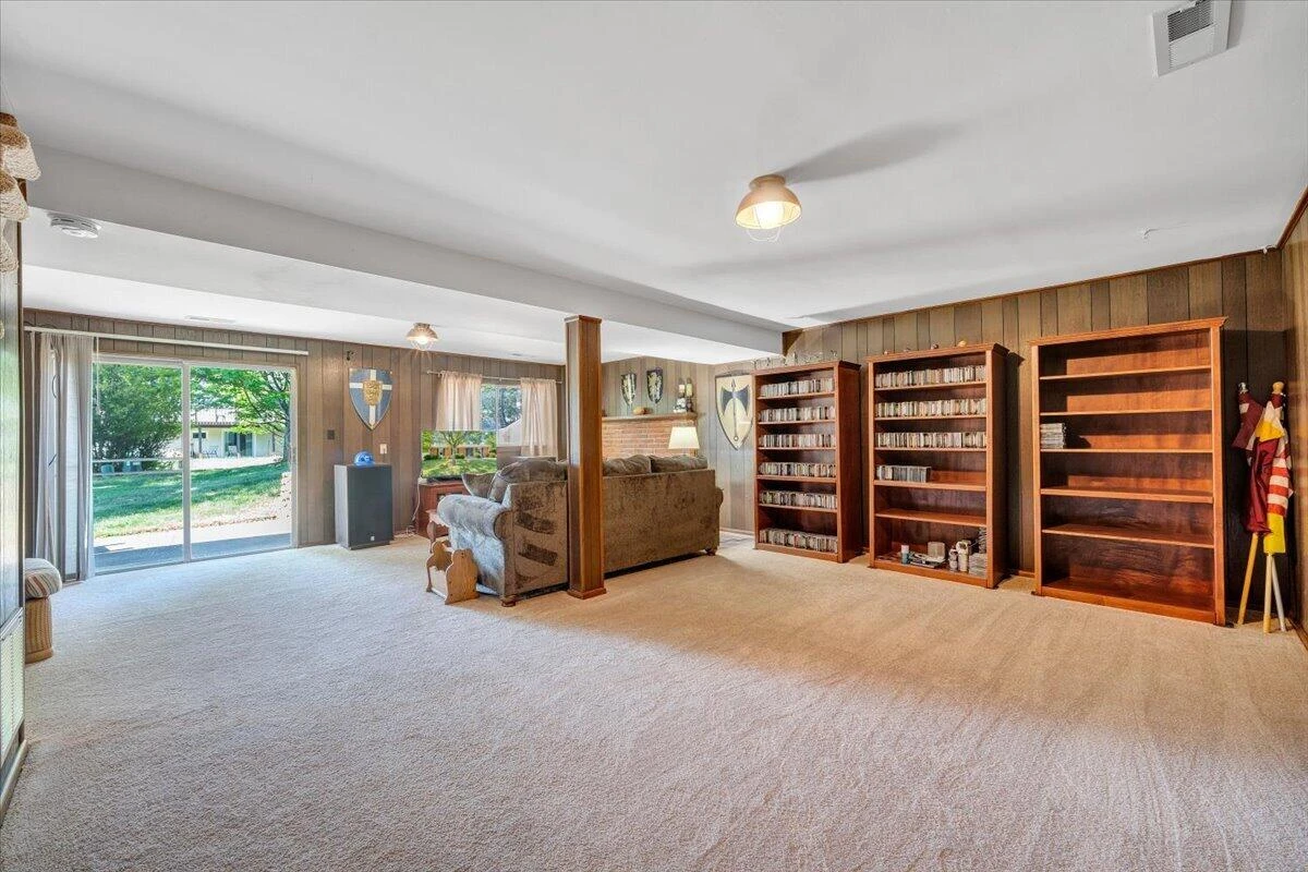 3958 Thames DR - Photo 23
