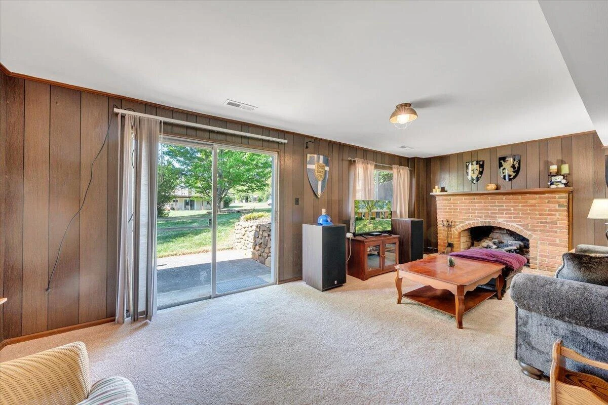 3958 Thames DR - Photo 25