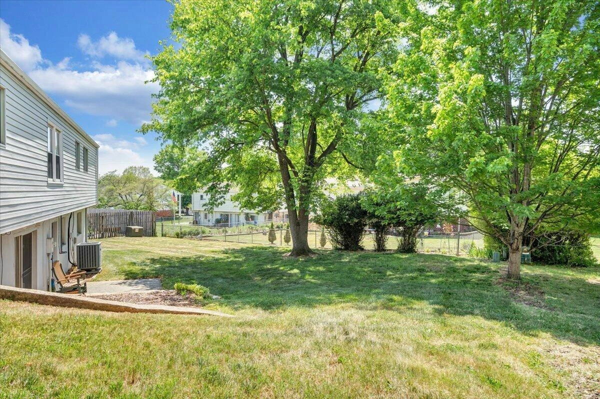 3958 Thames DR - Photo 34
