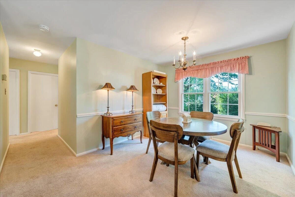 3958 Thames DR - Photo 7