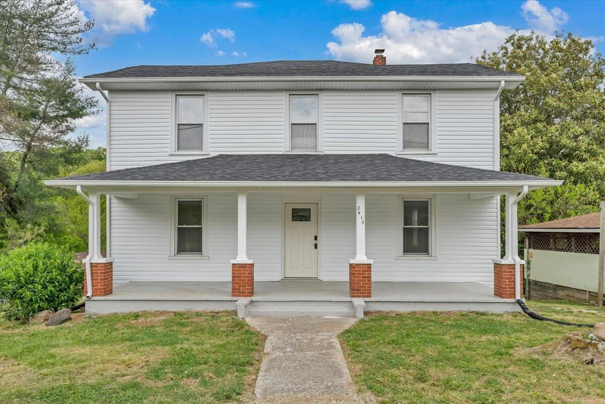 2415 Overlook RD NE
