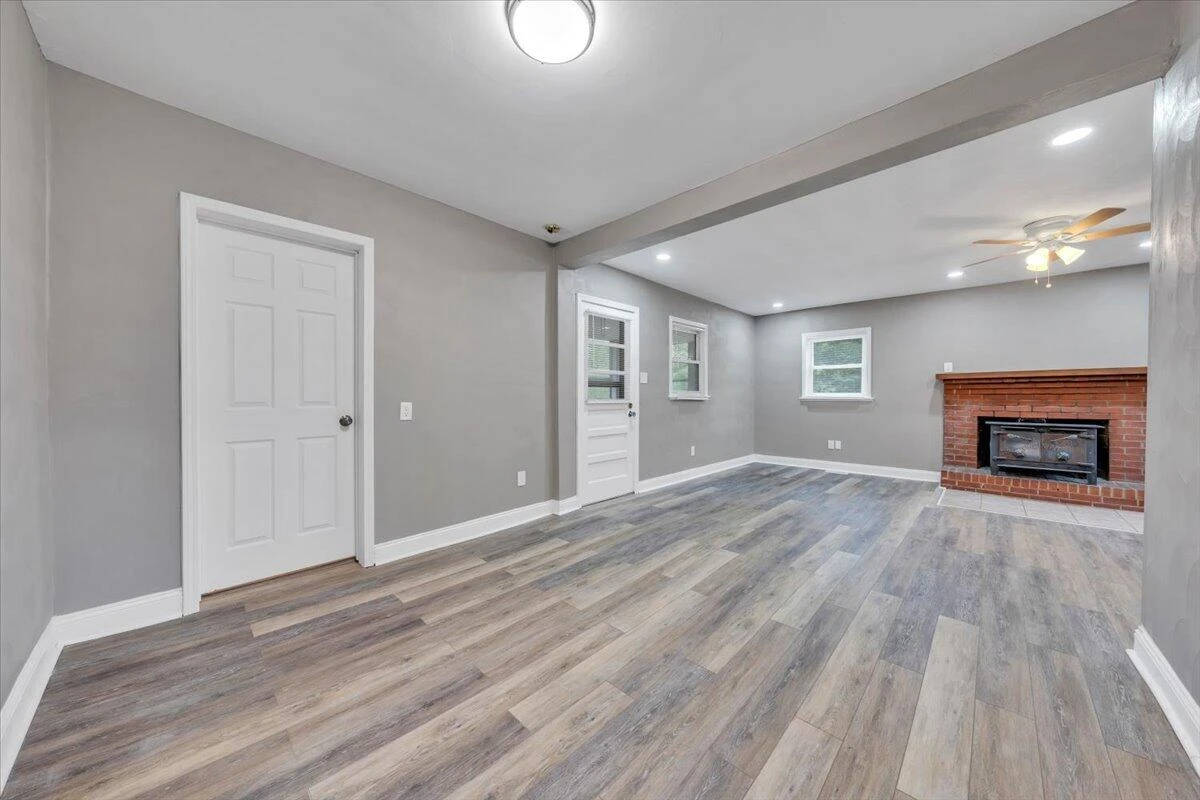 2415 Overlook RD NE - Photo 11