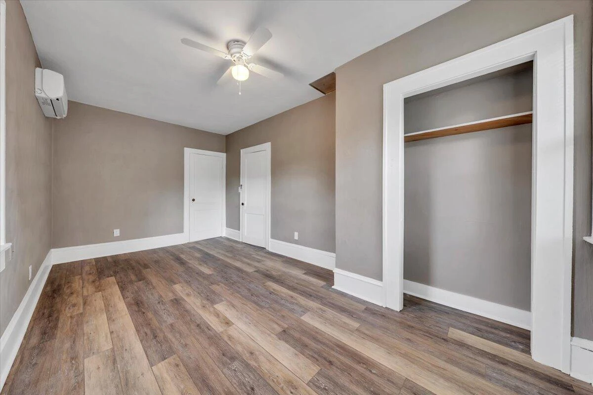 2415 Overlook RD NE - Photo 19