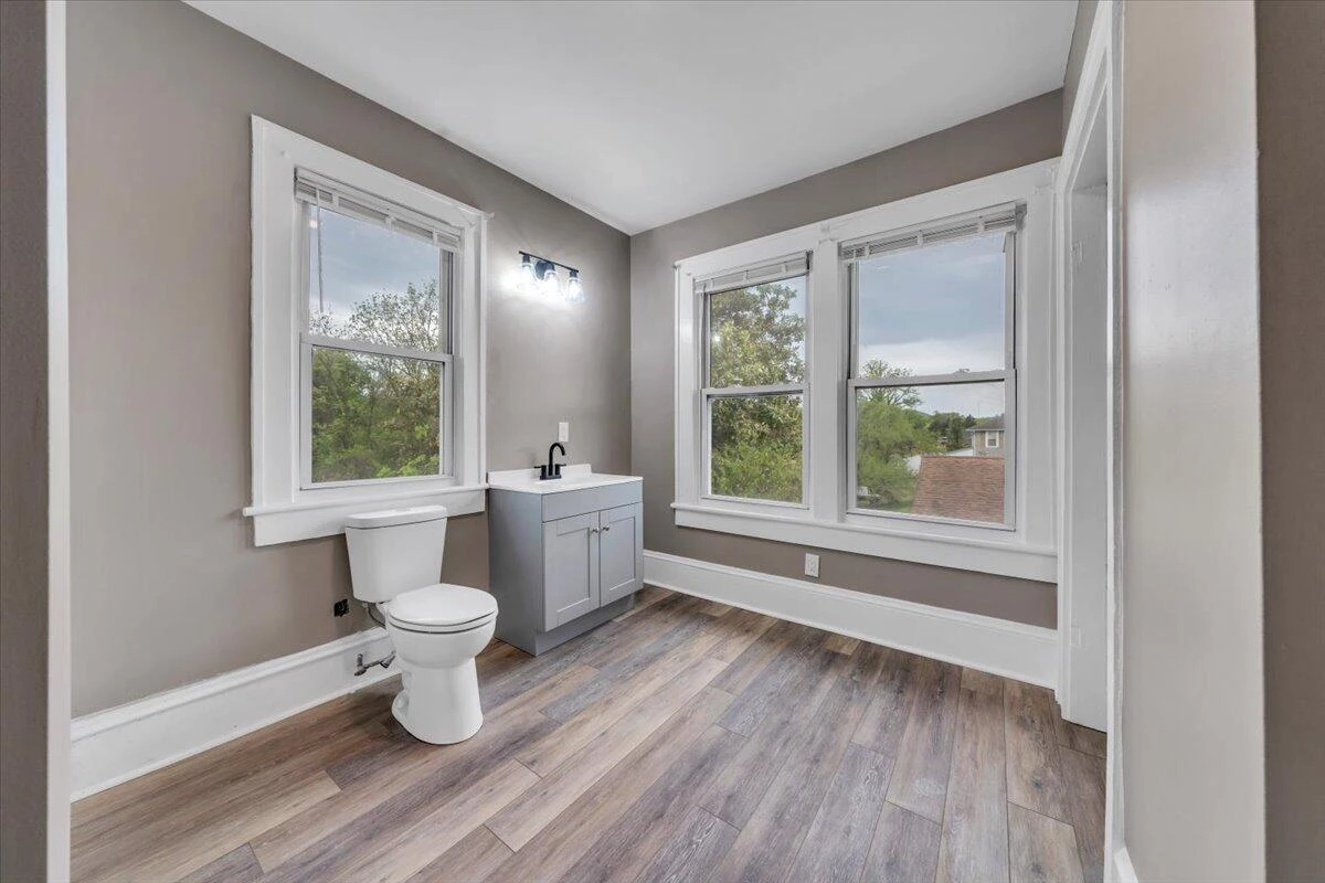2415 Overlook RD NE - Photo 20