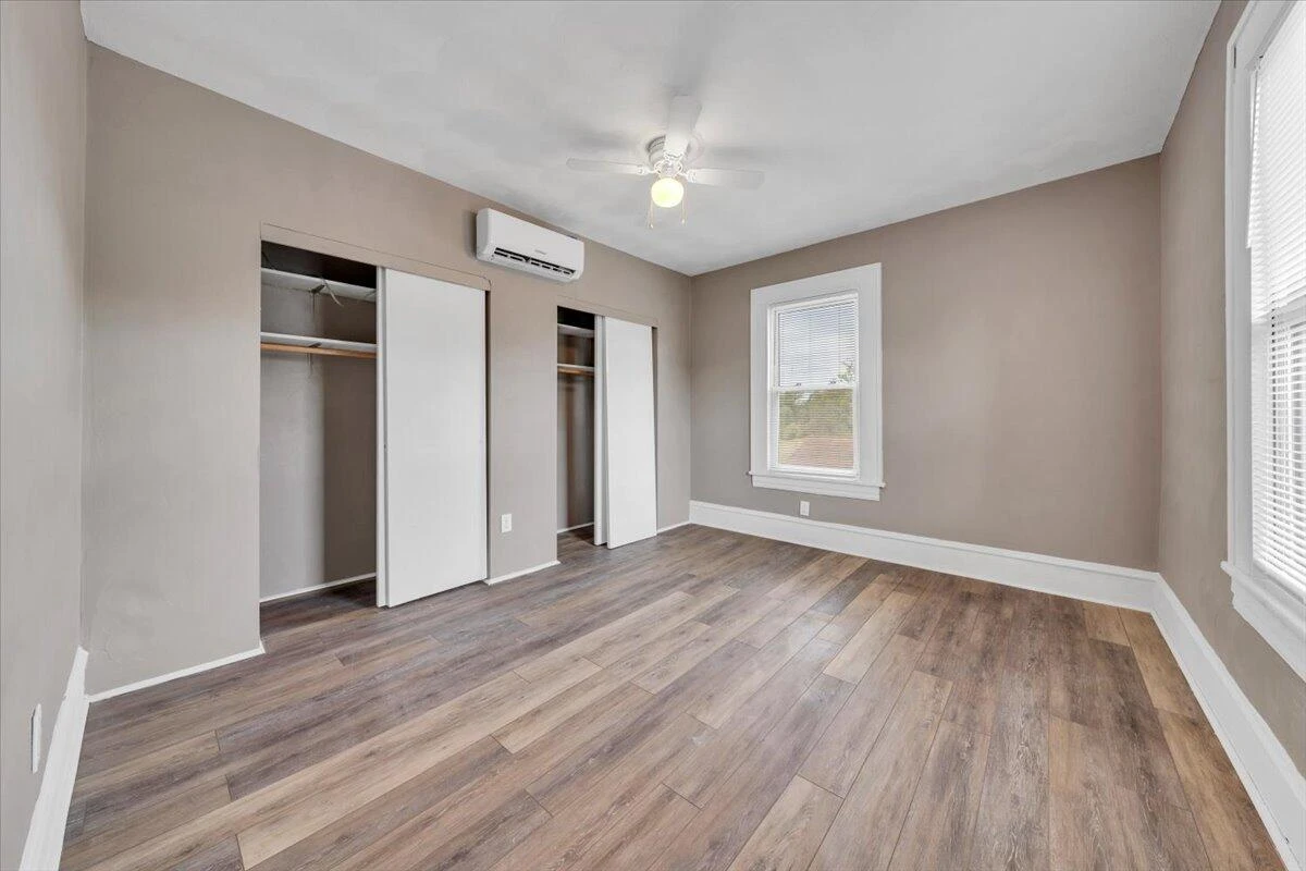 2415 Overlook RD NE - Photo 24