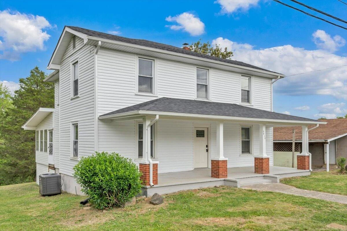 2415 Overlook RD NE - Photo 26