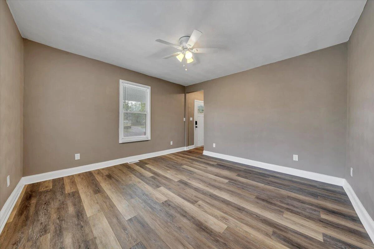2415 Overlook RD NE - Photo 4