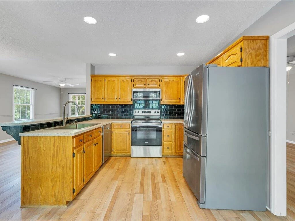 520 Scenic DR - Photo 18