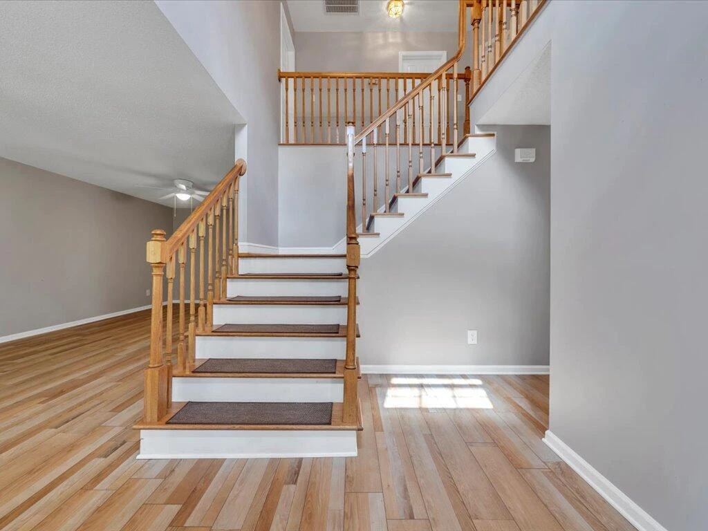 520 Scenic DR - Photo 8