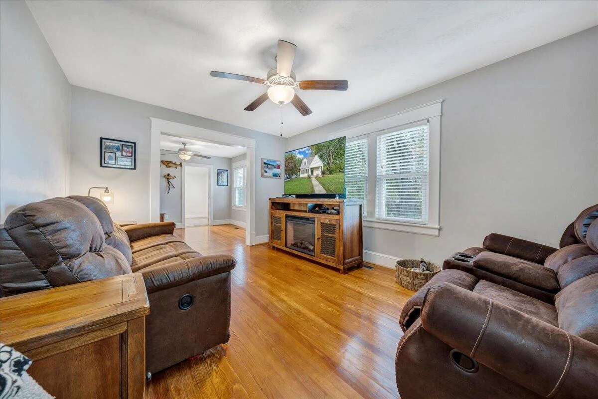 3619 Garden City BLVD SE - Photo 5