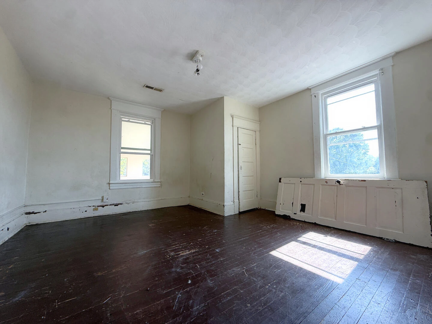 1651 Syracuse AVE NW - Photo 11