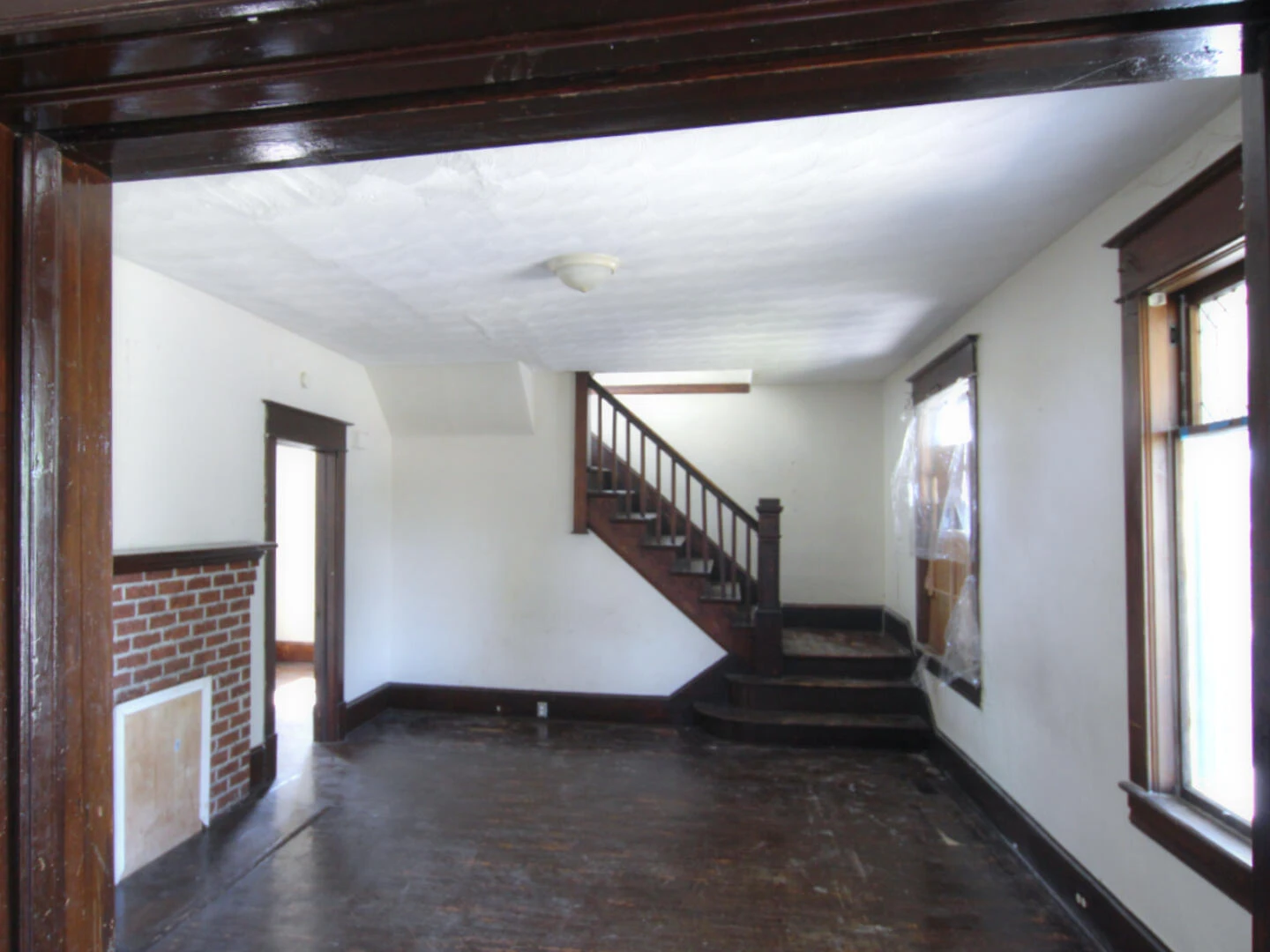 1651 Syracuse AVE NW - Photo 2
