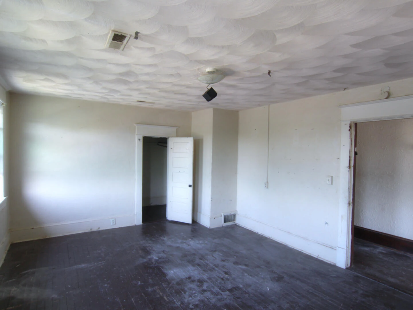 1651 Syracuse AVE NW - Photo 8