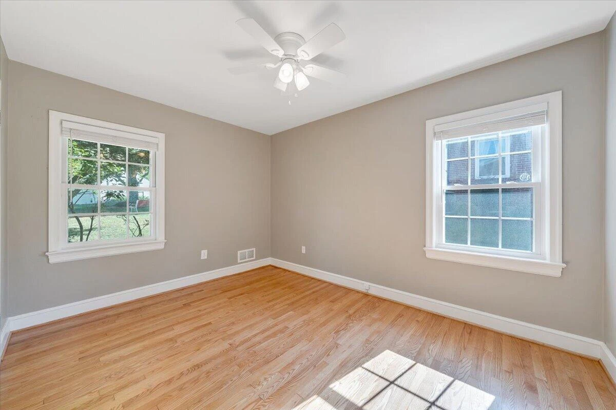 3016 Grandin RD - Photo 21