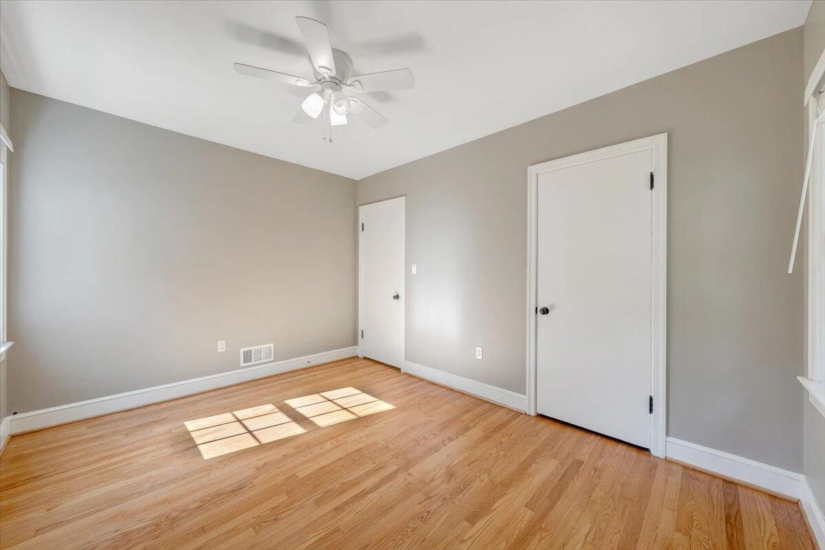 3016 Grandin RD - Photo 29