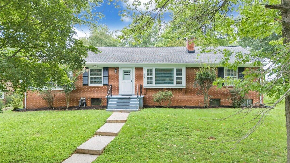 3016 Grandin RD - Photo 33