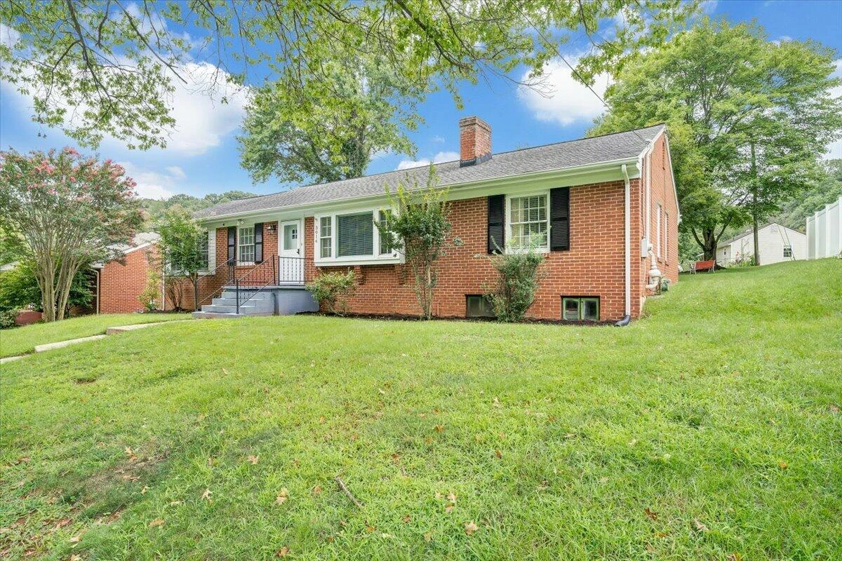 3016 Grandin RD - Photo 36