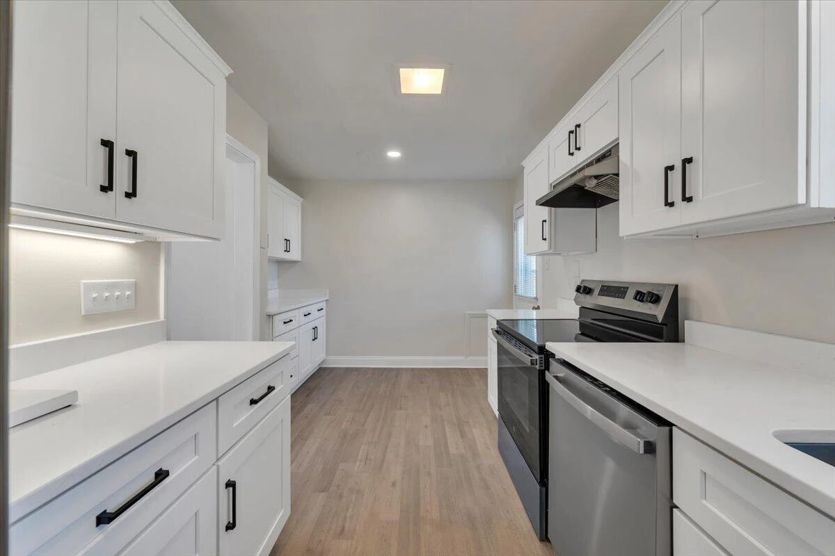 1811 Fareham RD SW - Photo 11
