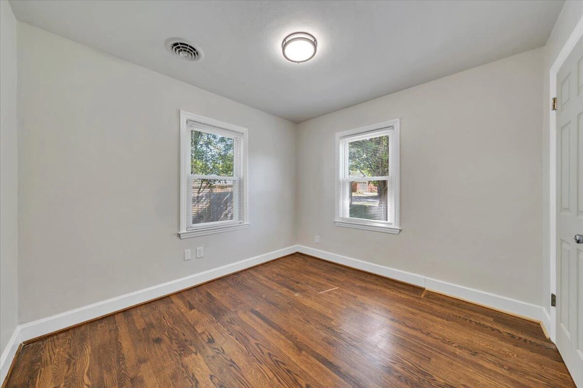 1811 Fareham RD SW - Photo 12