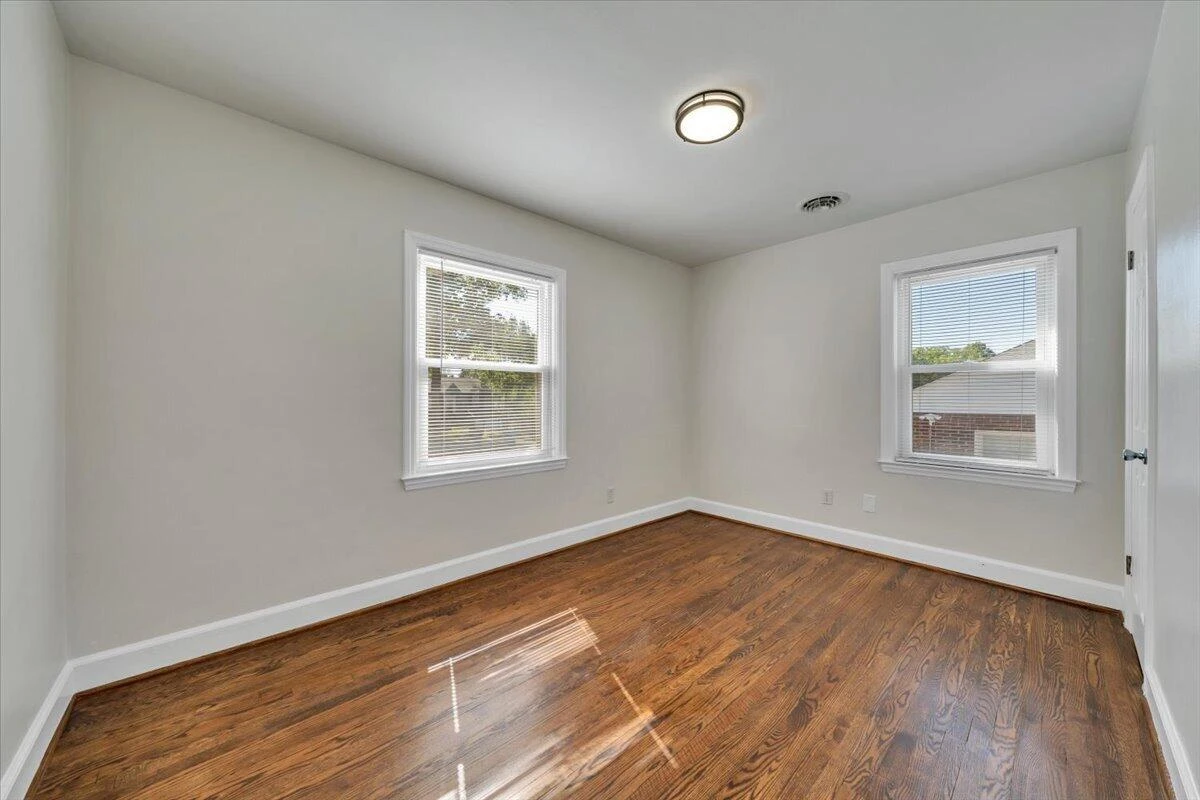 1811 Fareham RD SW - Photo 13