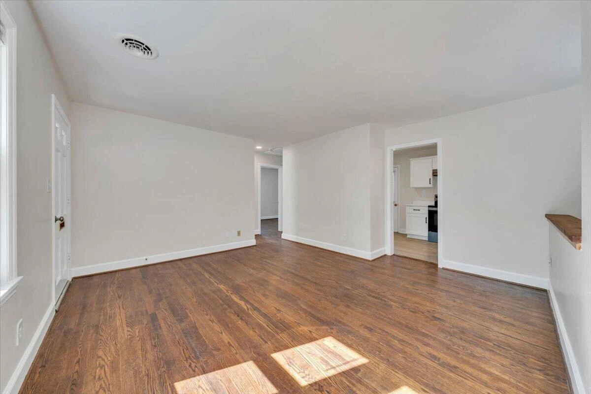 1811 Fareham RD SW - Photo 7