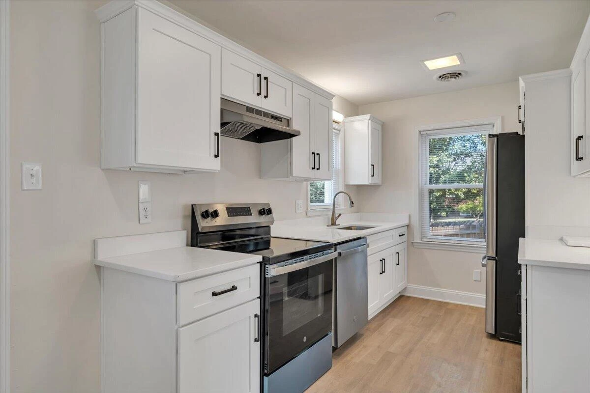 1811 Fareham RD SW - Photo 9