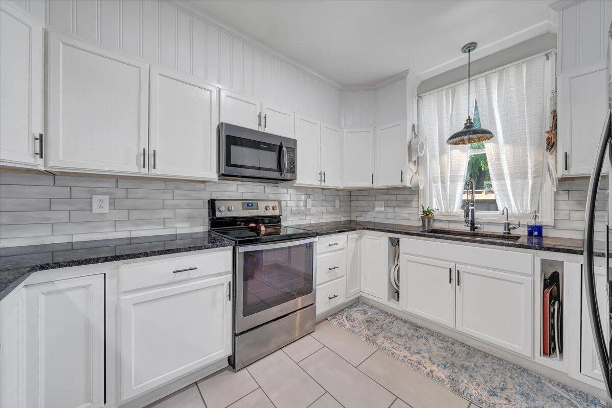 1701 Patterson AVE SW - Photo 27