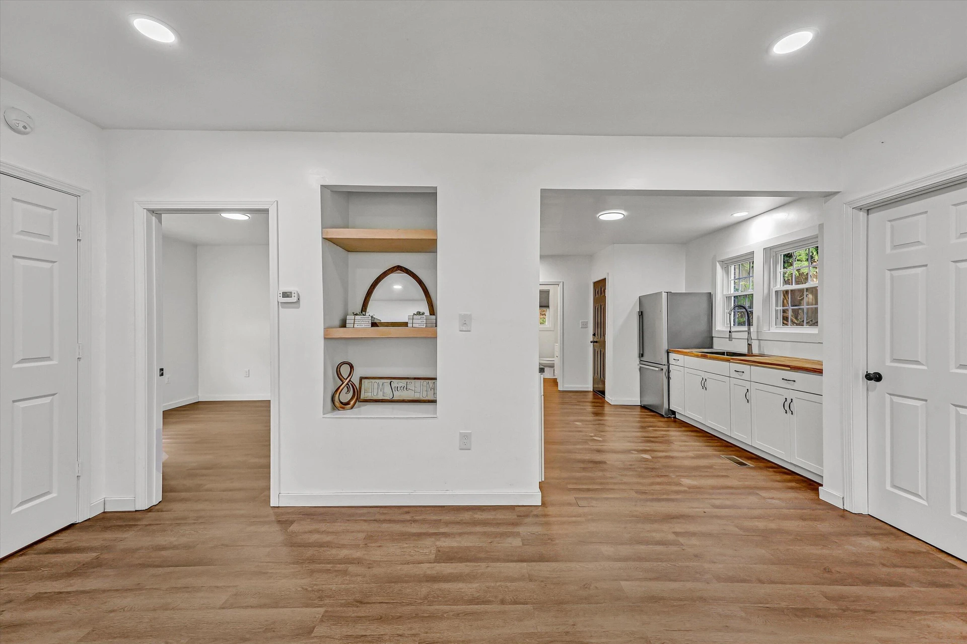 733 Craig ST - Photo 3