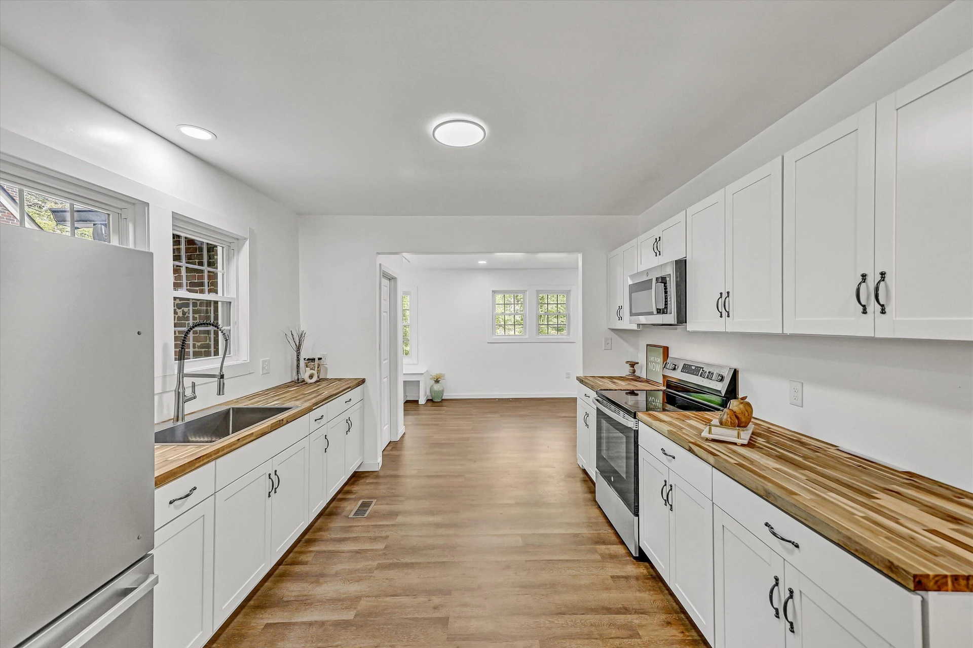 733 Craig ST - Photo 16