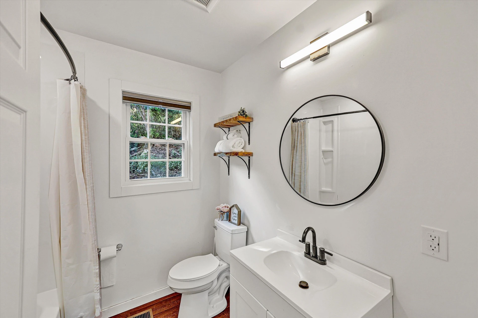733 Craig ST - Photo 5