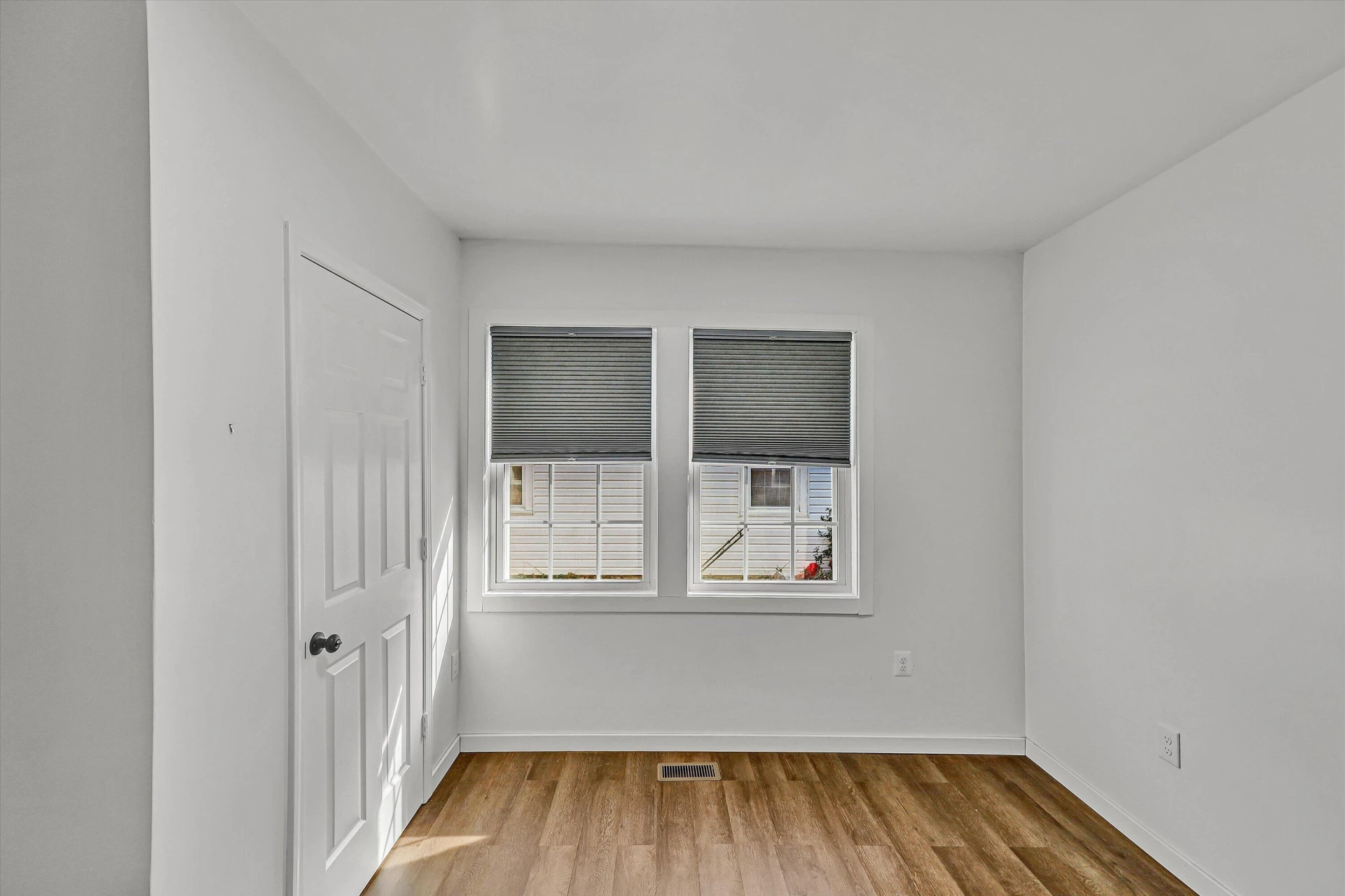 733 Craig ST - Photo 22