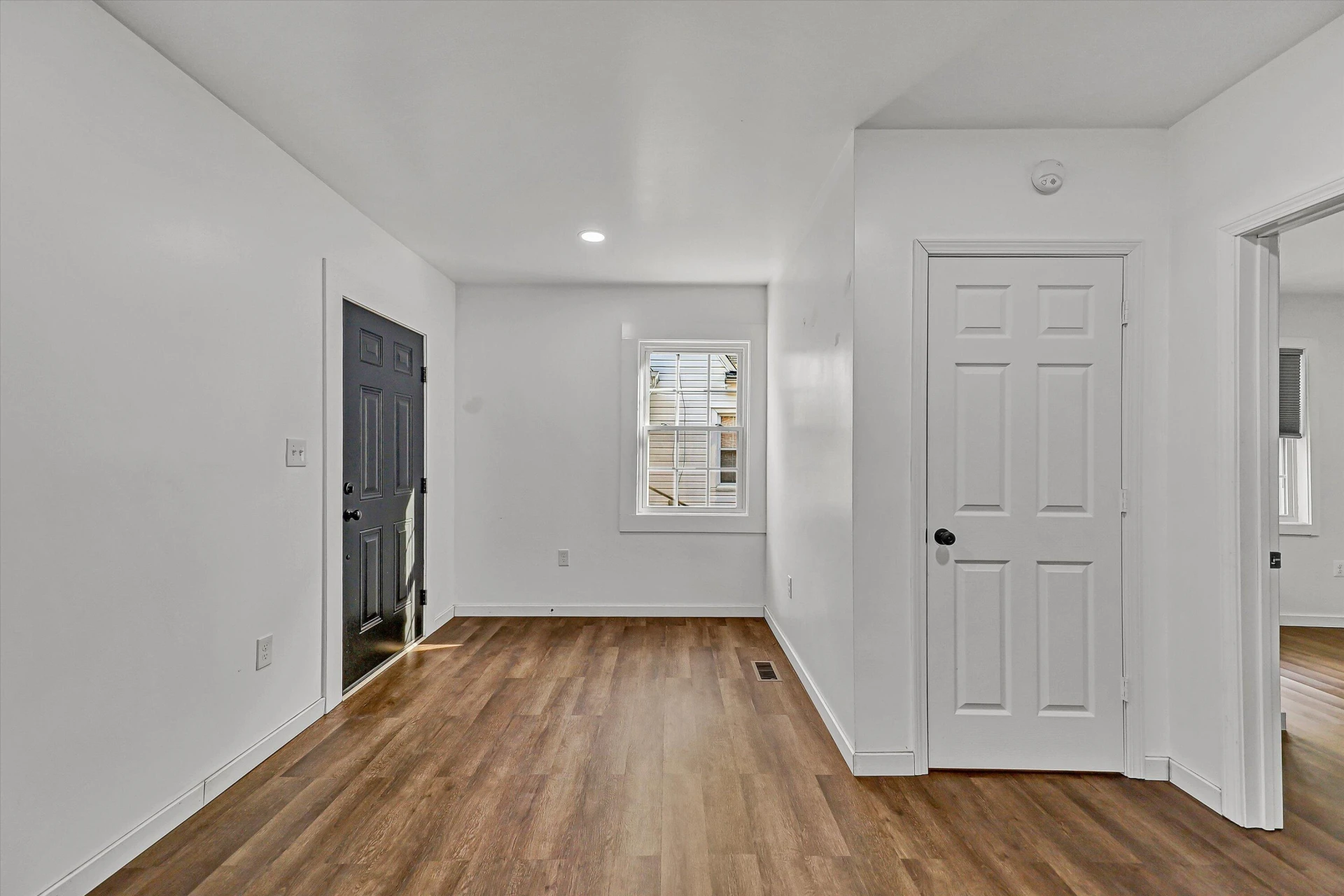 733 Craig ST - Photo 7
