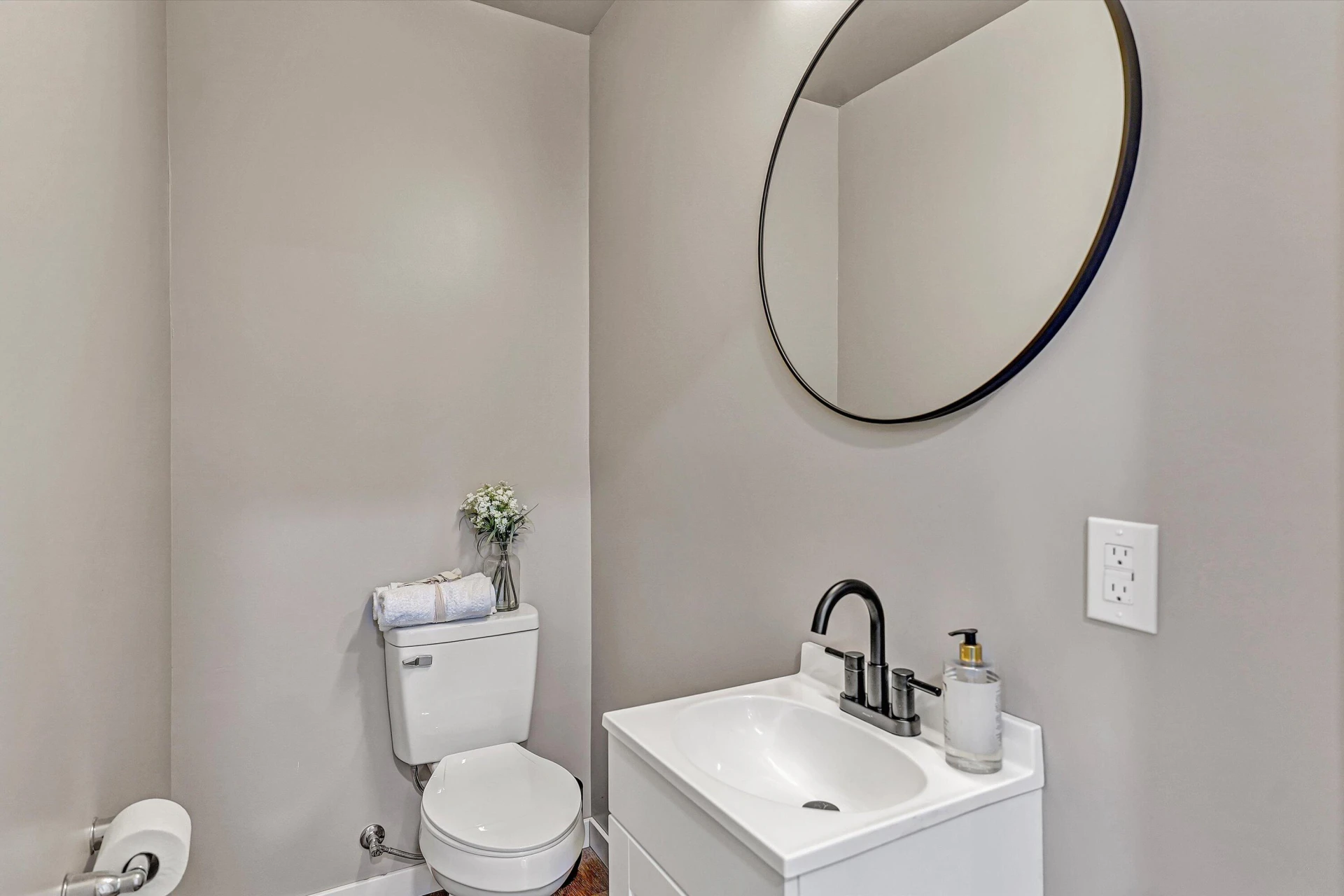 733 Craig ST - Photo 8