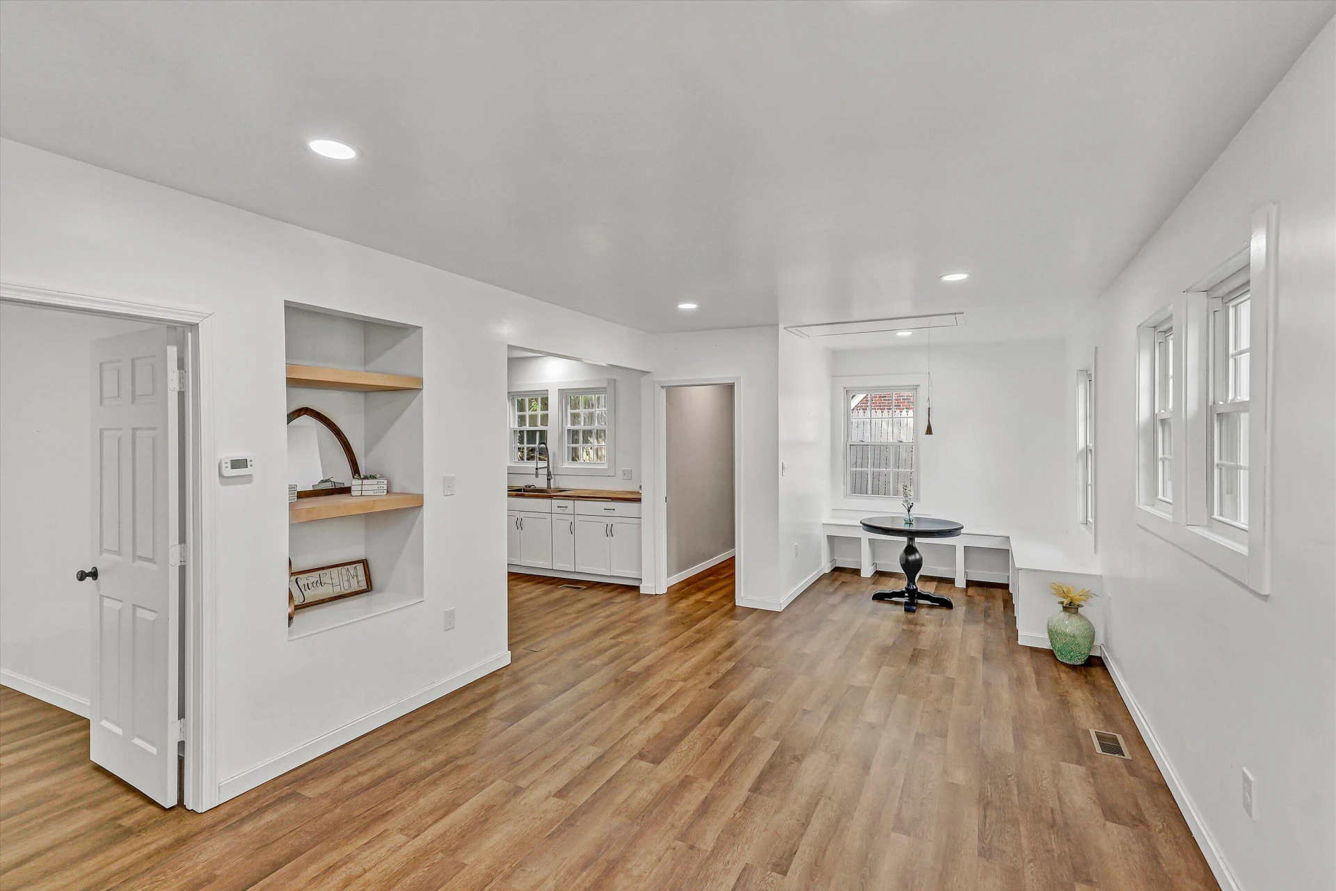 733 Craig ST - Photo 2